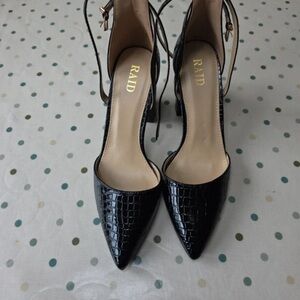 RAID Elegant Black Croc-Patterned Heels